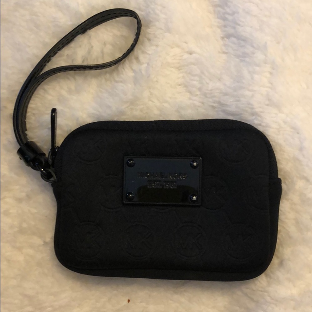 Michael kors wristlet